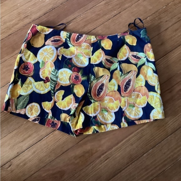 Gianni Bini XL Botanical High Waisted Shorts Pleated - Picture 3 of 8